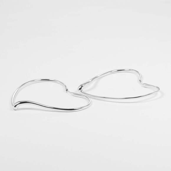 TIFFANY Authentic Silver Heart Earrings - Picture 5 of 6